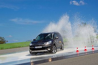 FAHRTRAINING IM ADAC VERKEHRS-SICHERHEITS-ZENTRUM OLPE